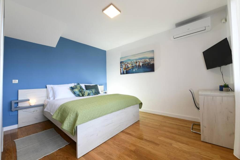 Holiday home Grosses Reihenhaus Mit Viel Gruen Und Meerblick