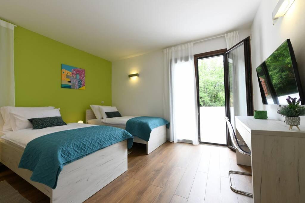 Grosses Reihenhaus Mit Viel Gruen Und Meerblick Holiday home